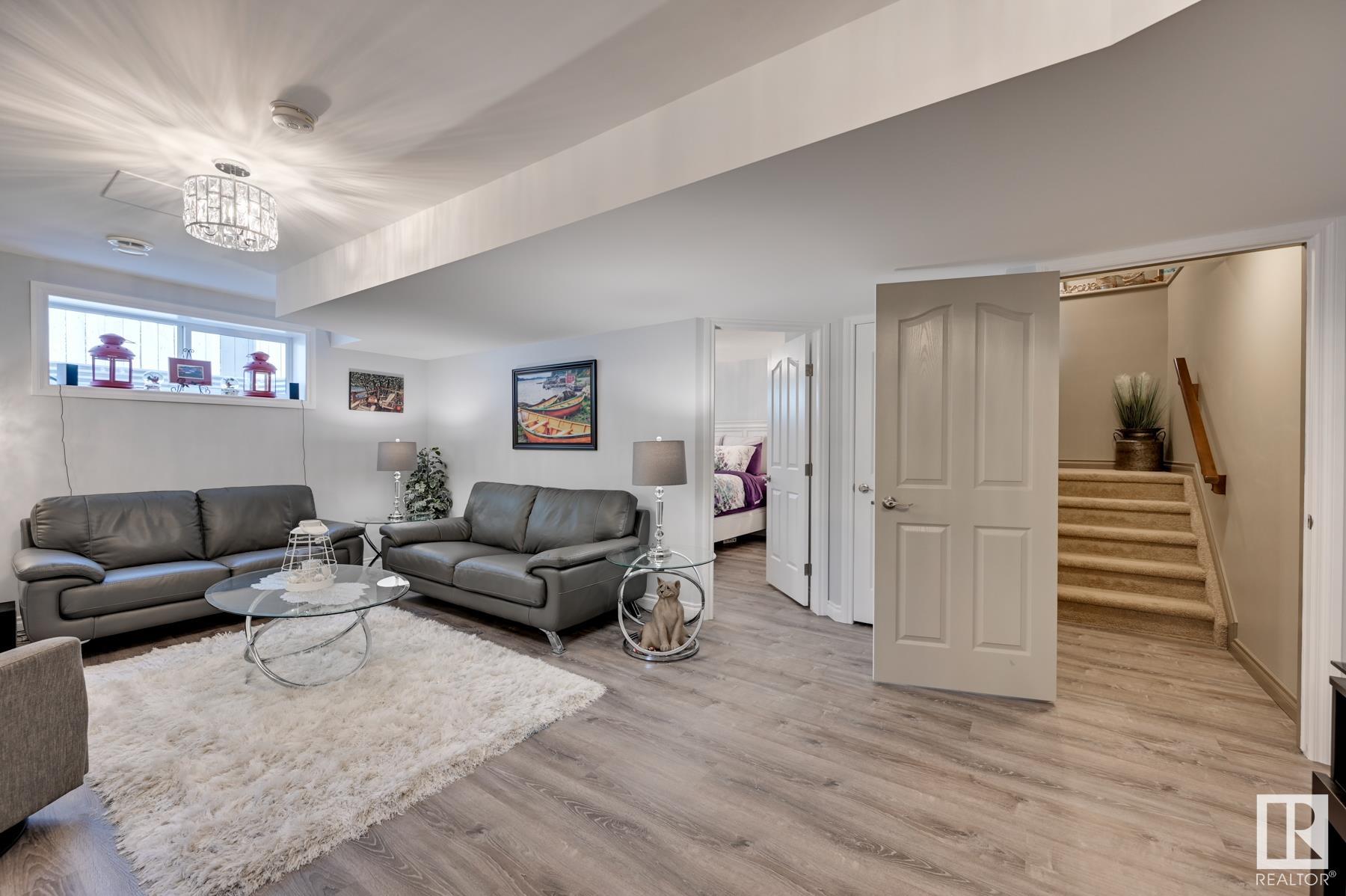 18 HILLCREST Point(e)