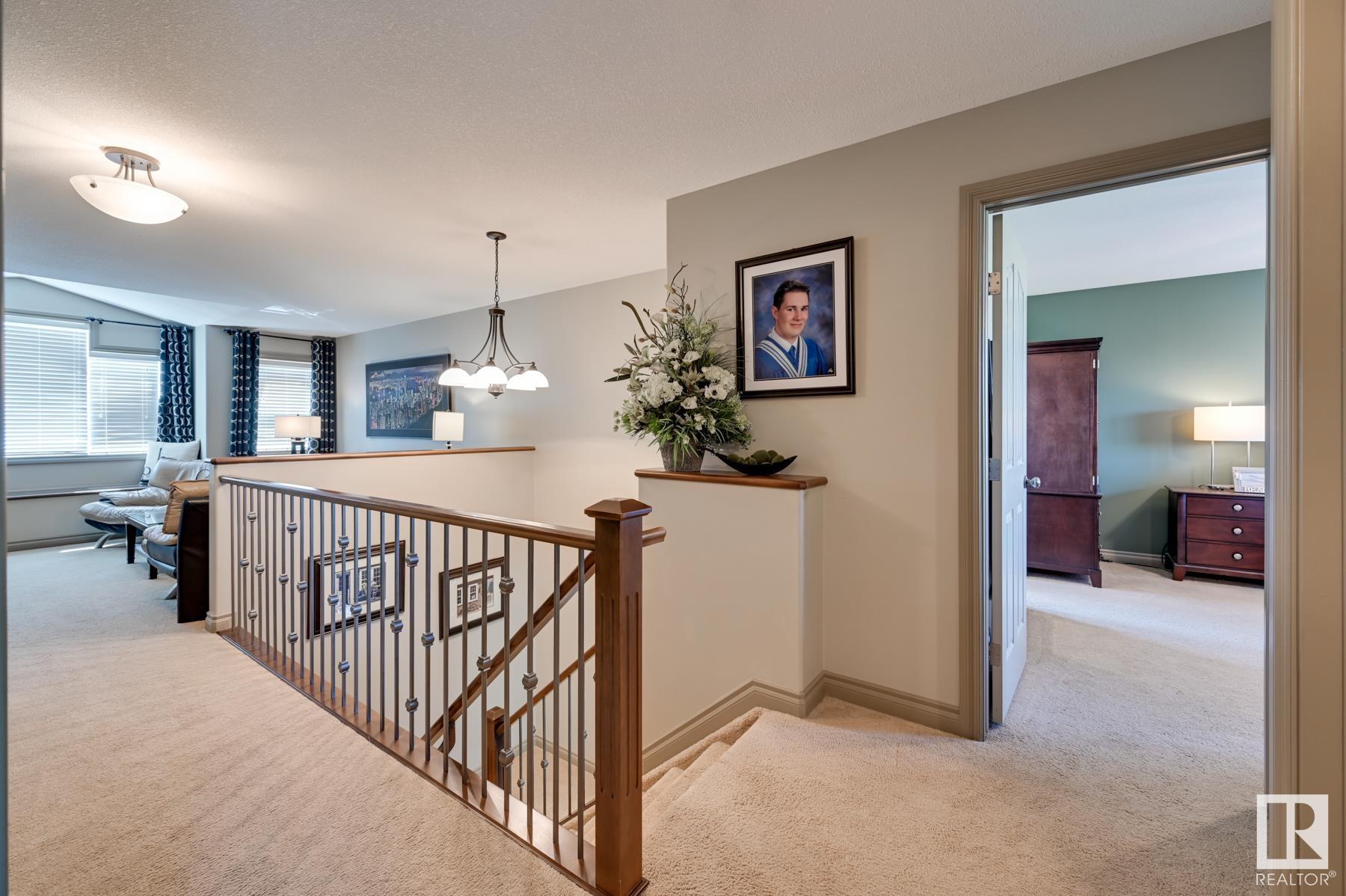 18 HILLCREST Point(e)