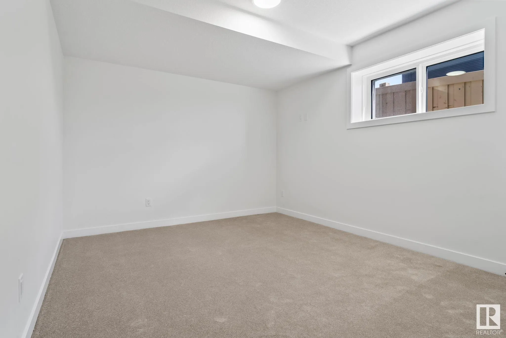 73 Edgefield Way