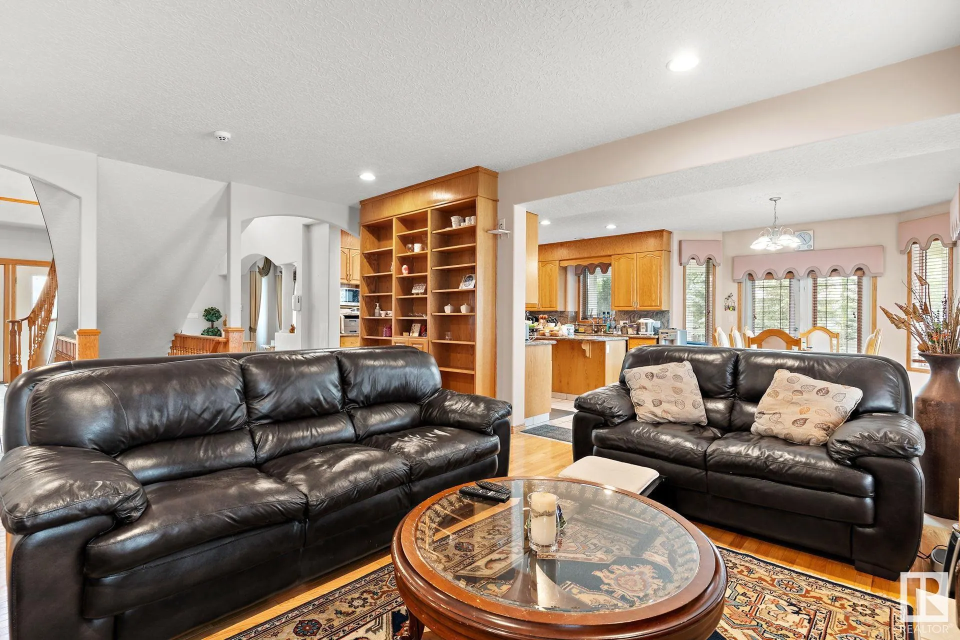 285 ESTATE Drive