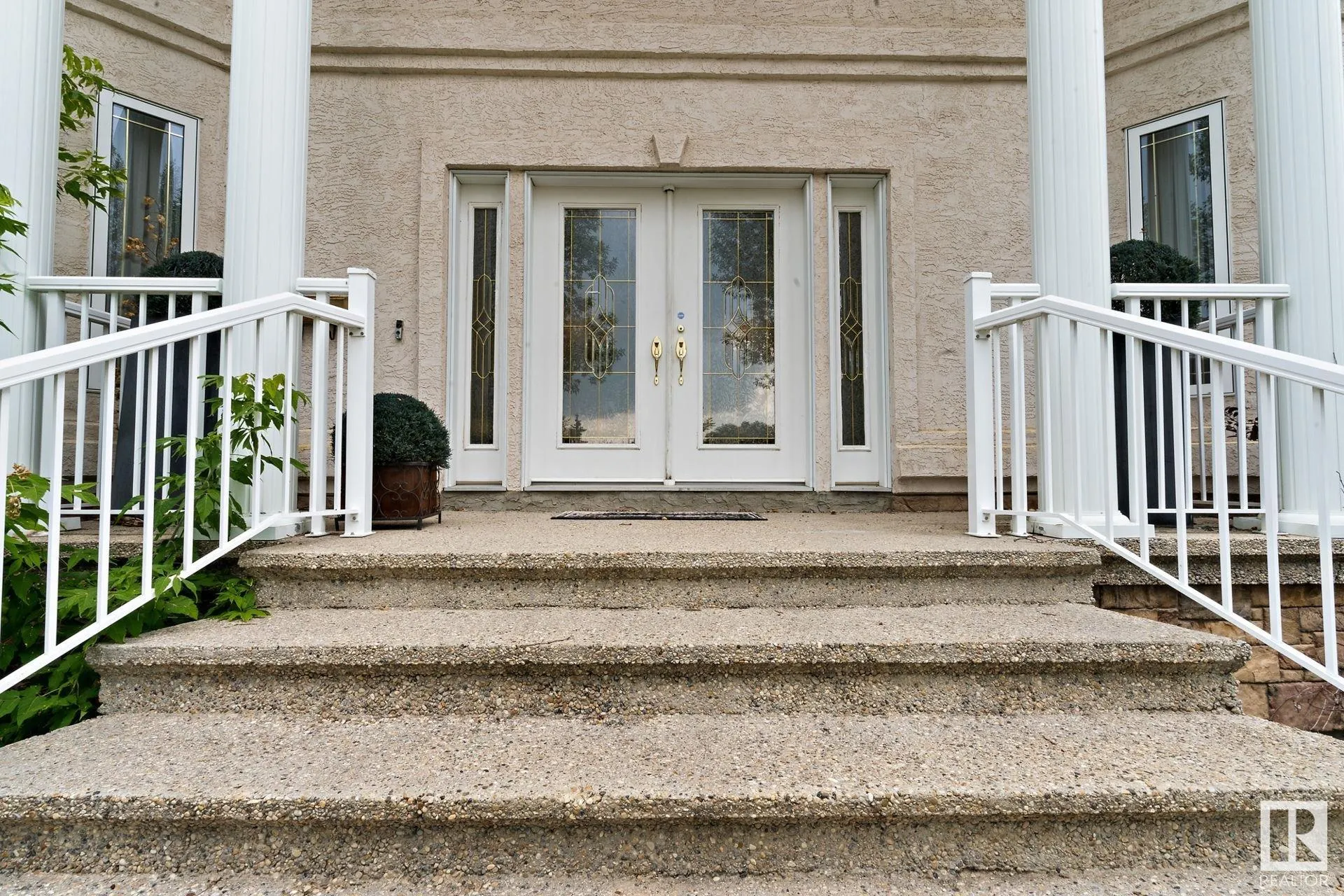 285 ESTATE Drive