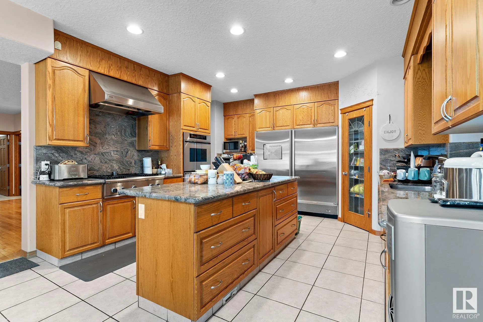 285 ESTATE Drive