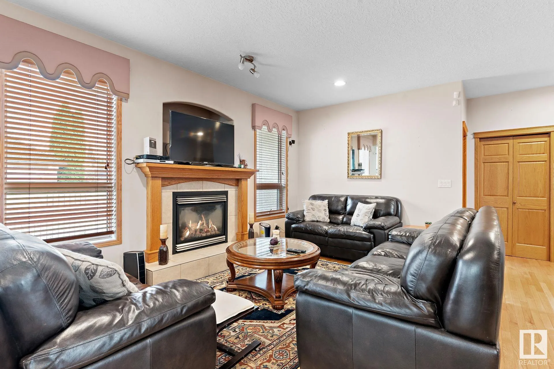 285 ESTATE Drive