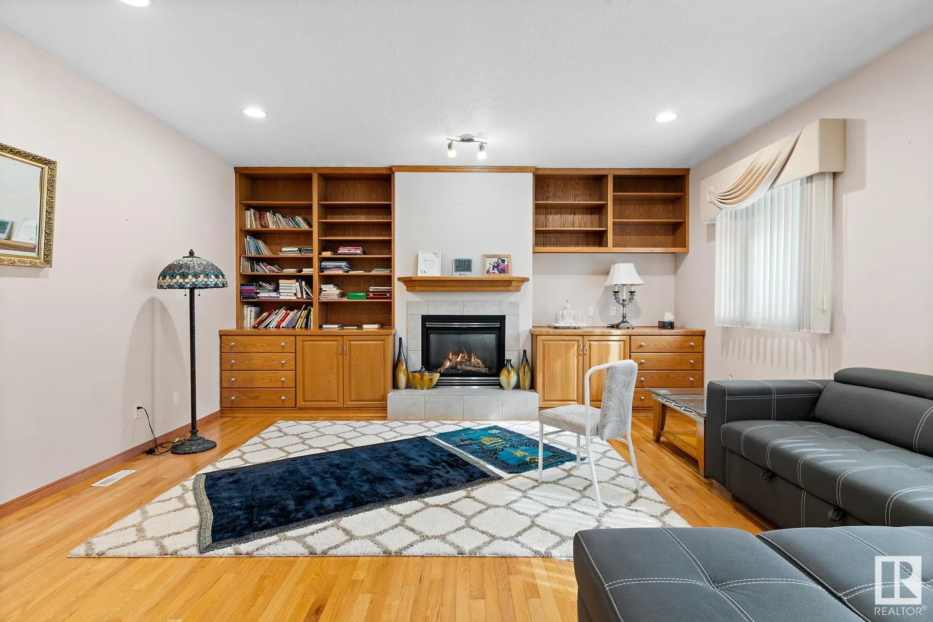 285 ESTATE Drive
