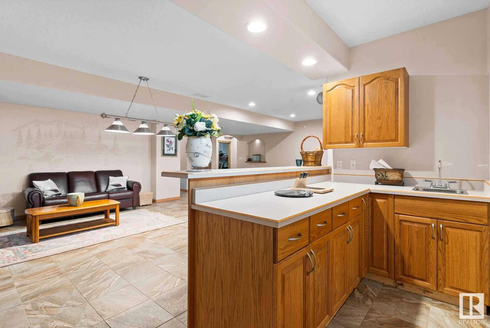 285 ESTATE Drive