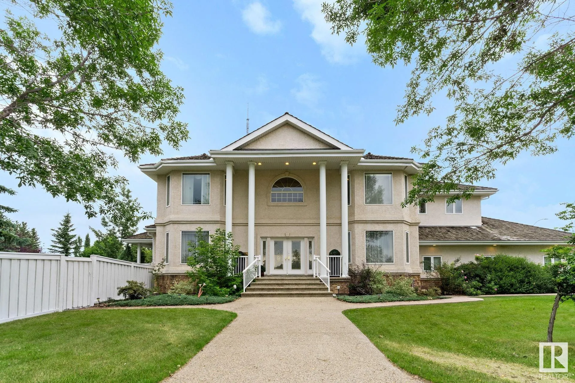 285 ESTATE Drive