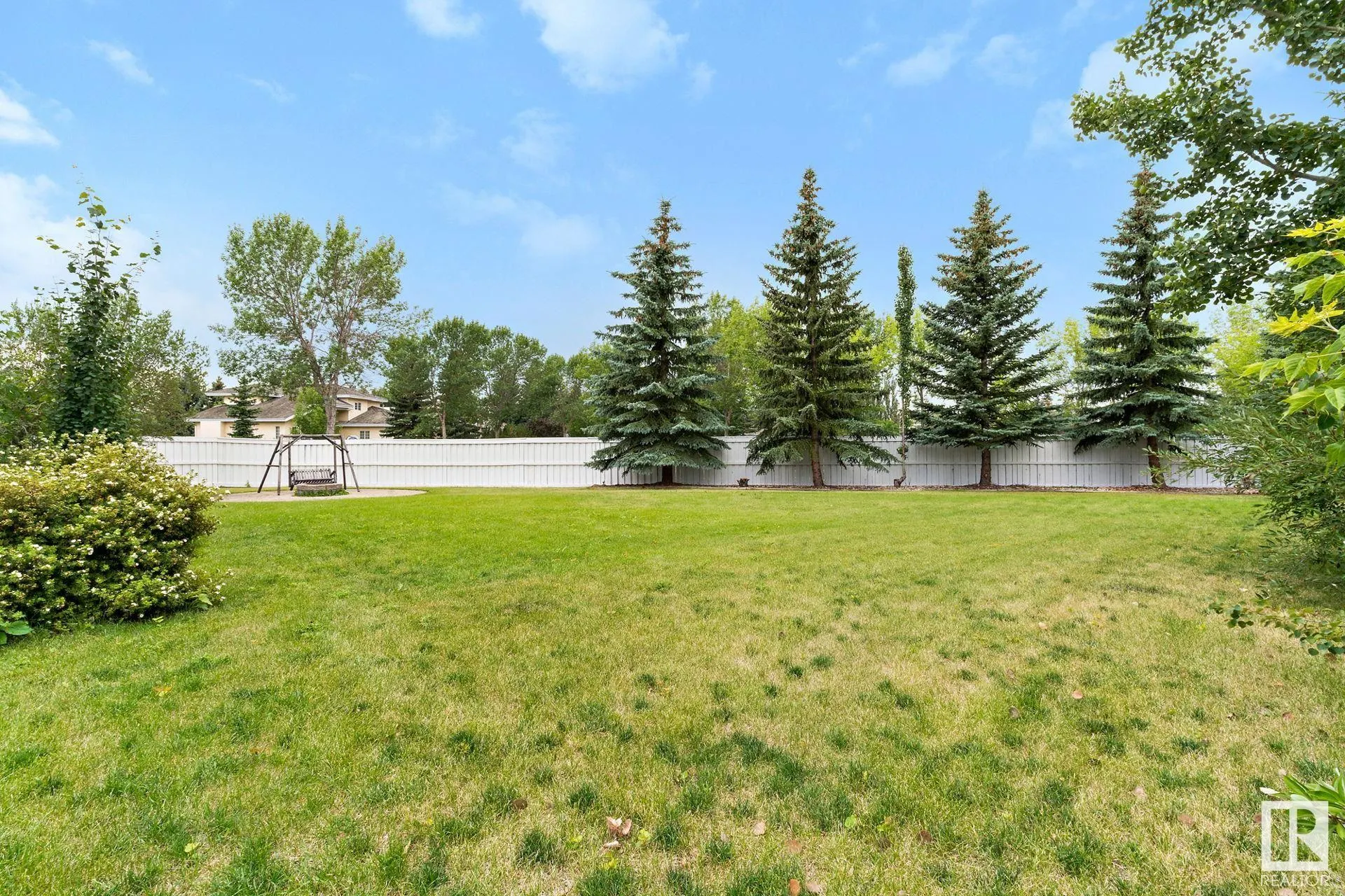 285 ESTATE Drive