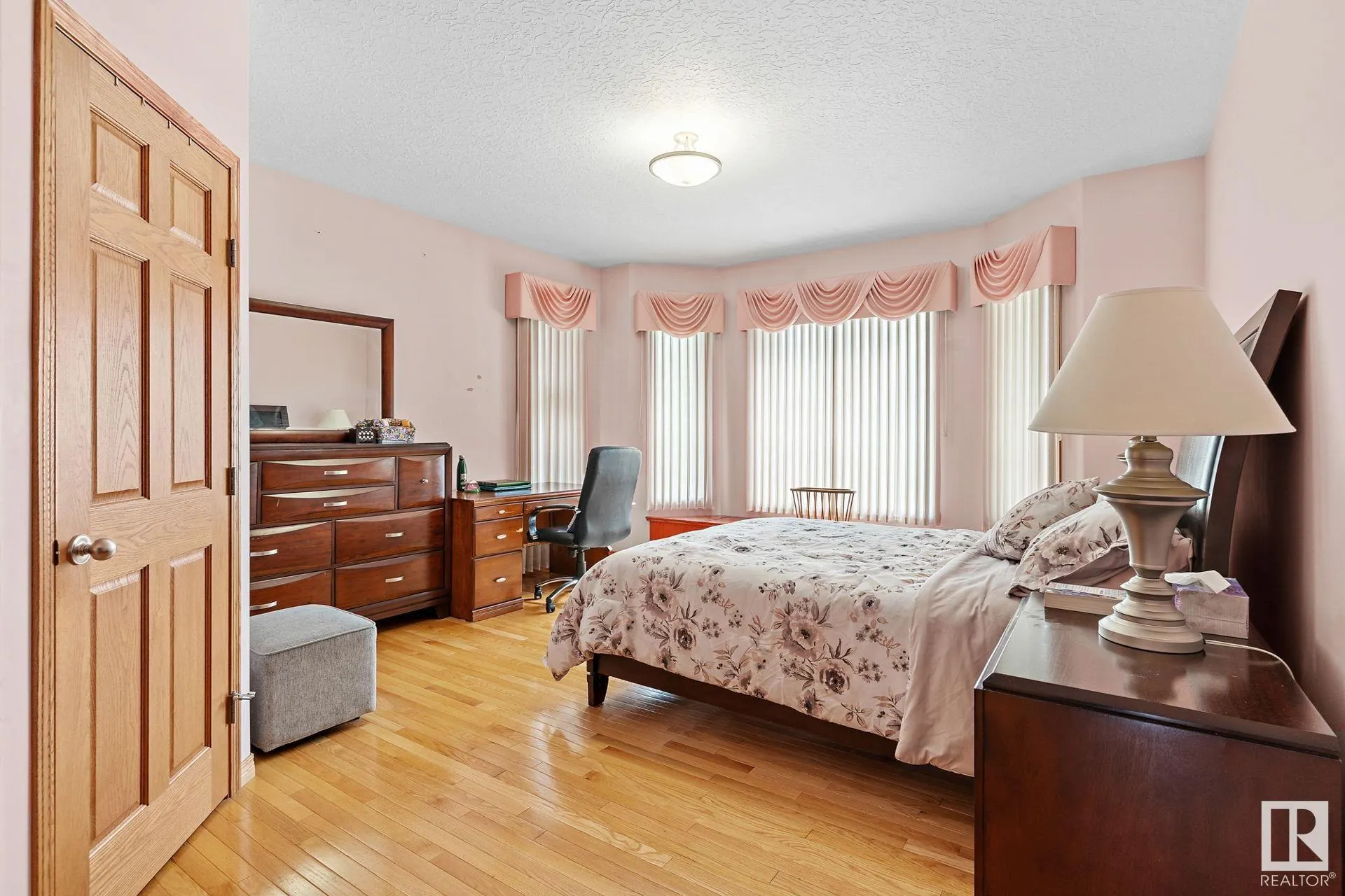 285 ESTATE Drive