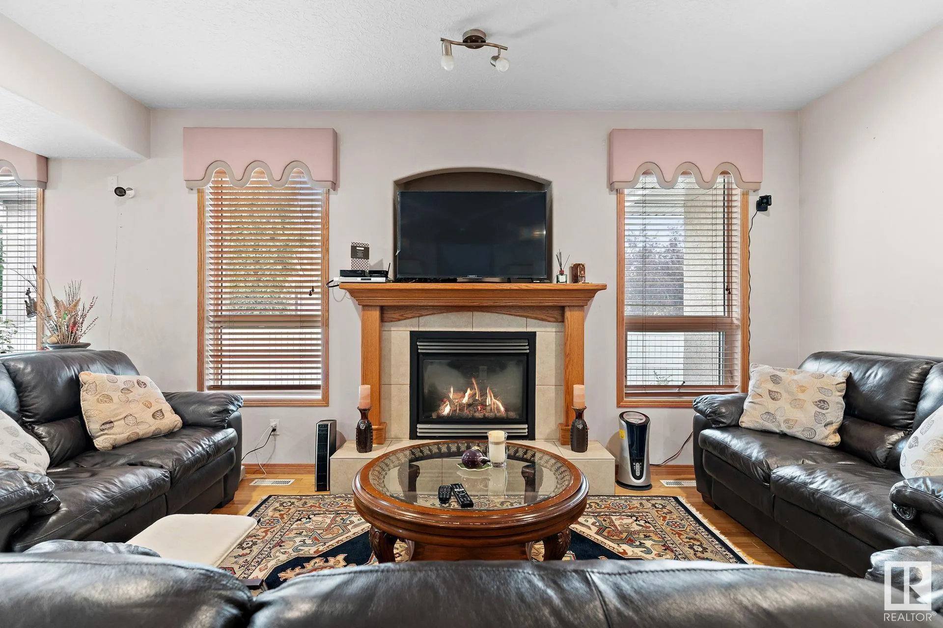 285 ESTATE Drive