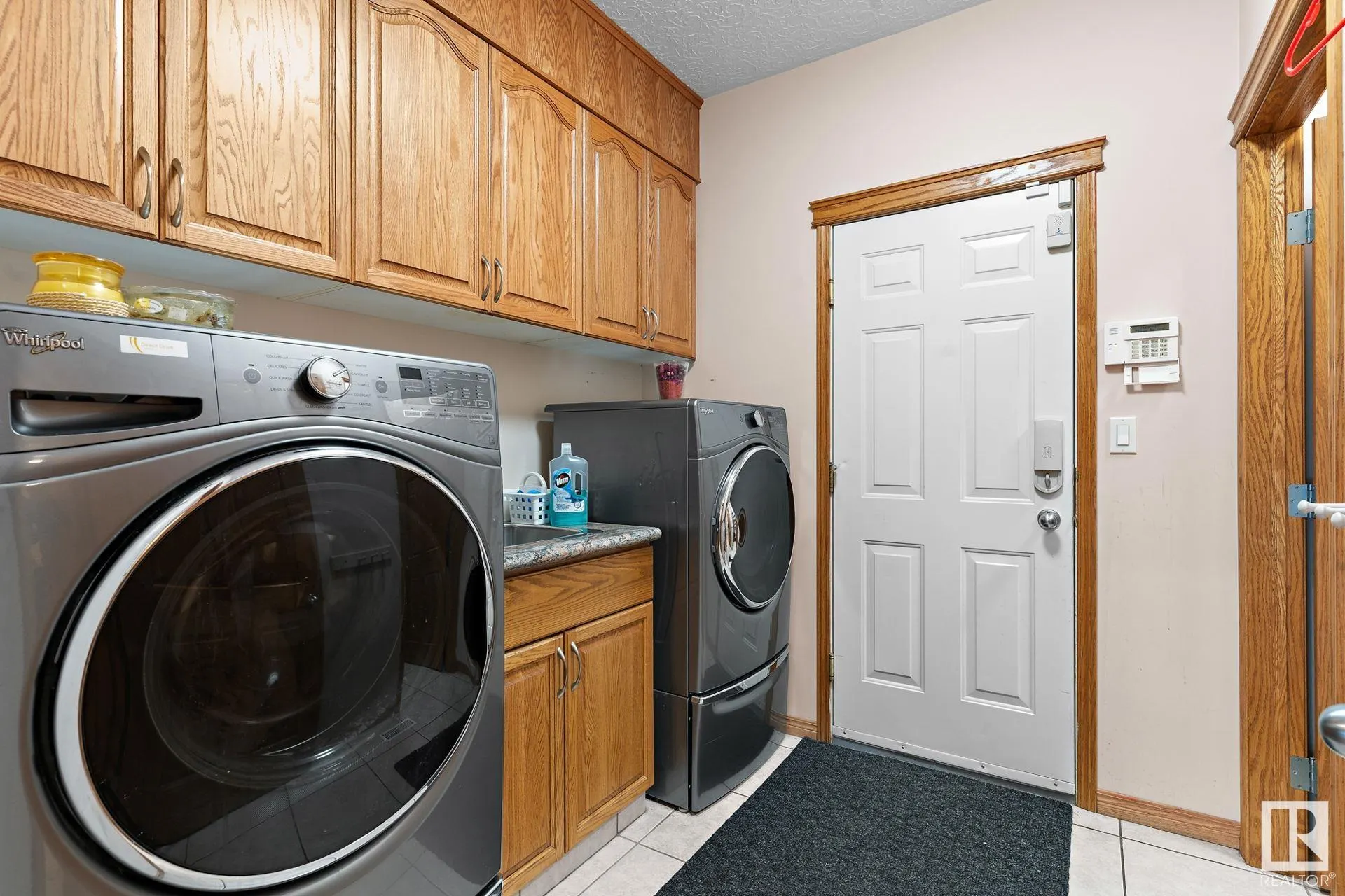 285 ESTATE Drive