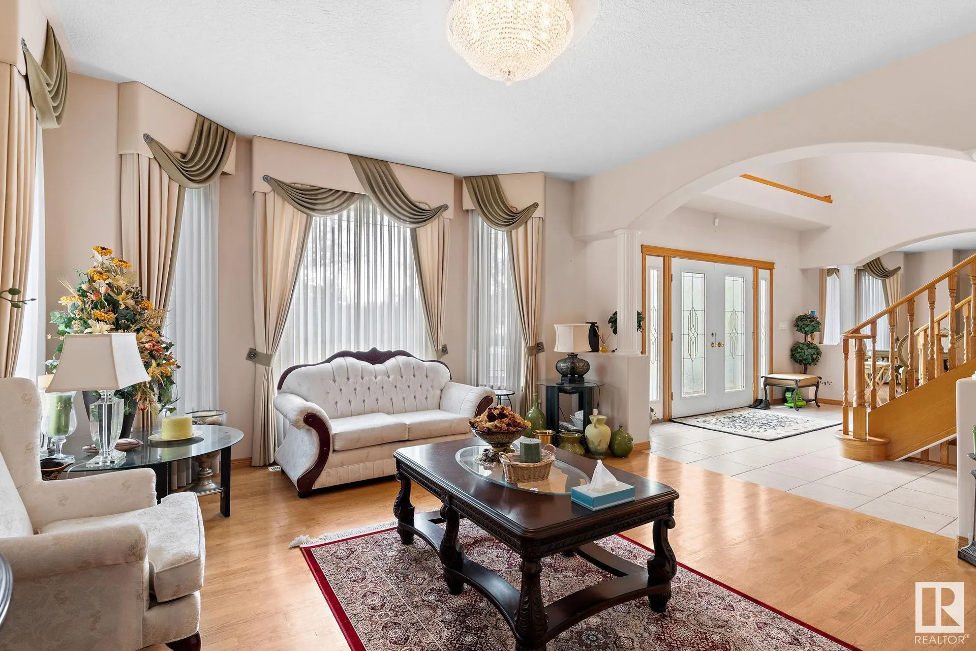 285 ESTATE Drive