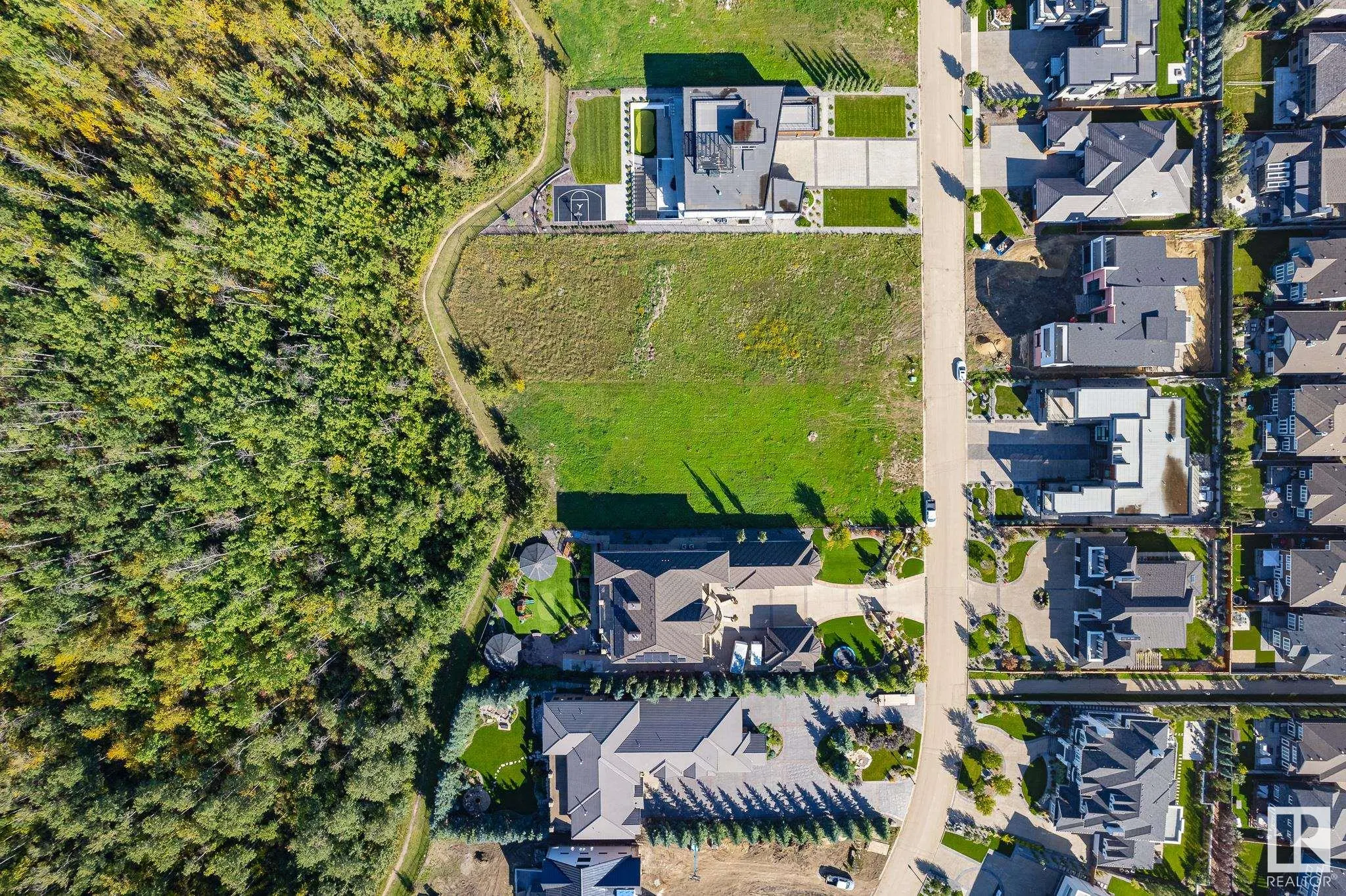 24 WINDERMERE Drive