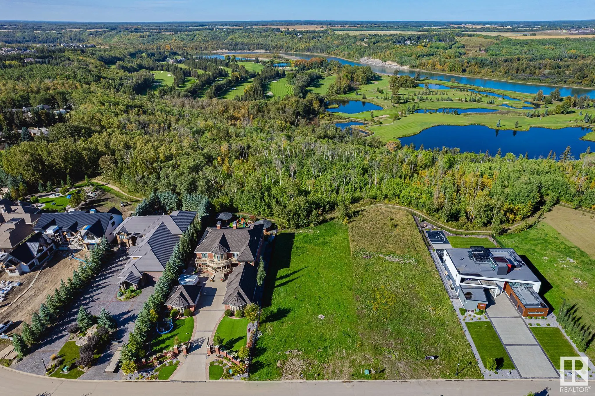 24 WINDERMERE Drive