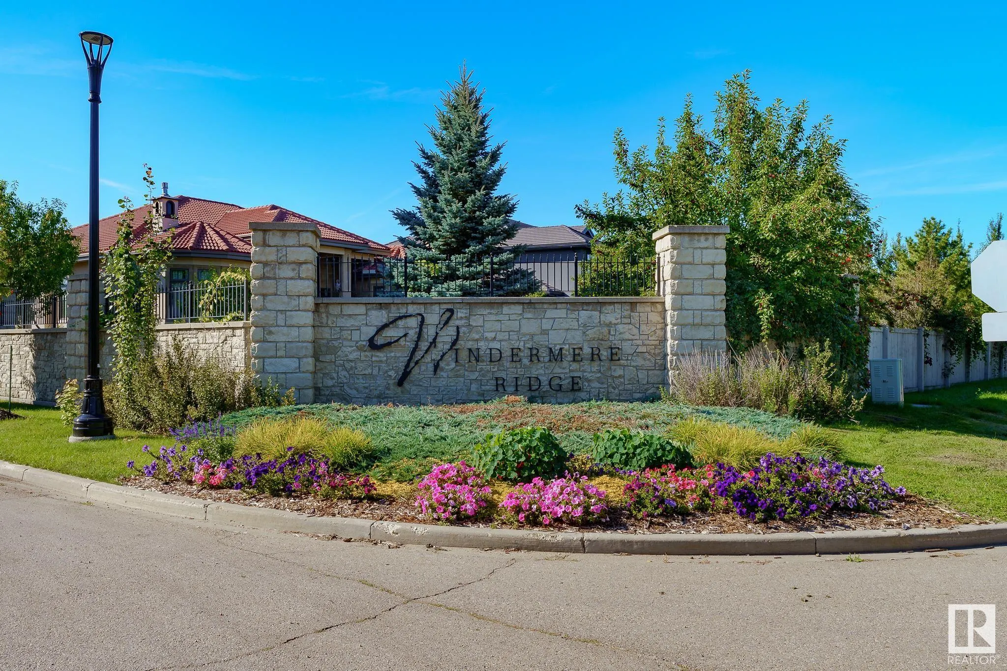 24 WINDERMERE Drive