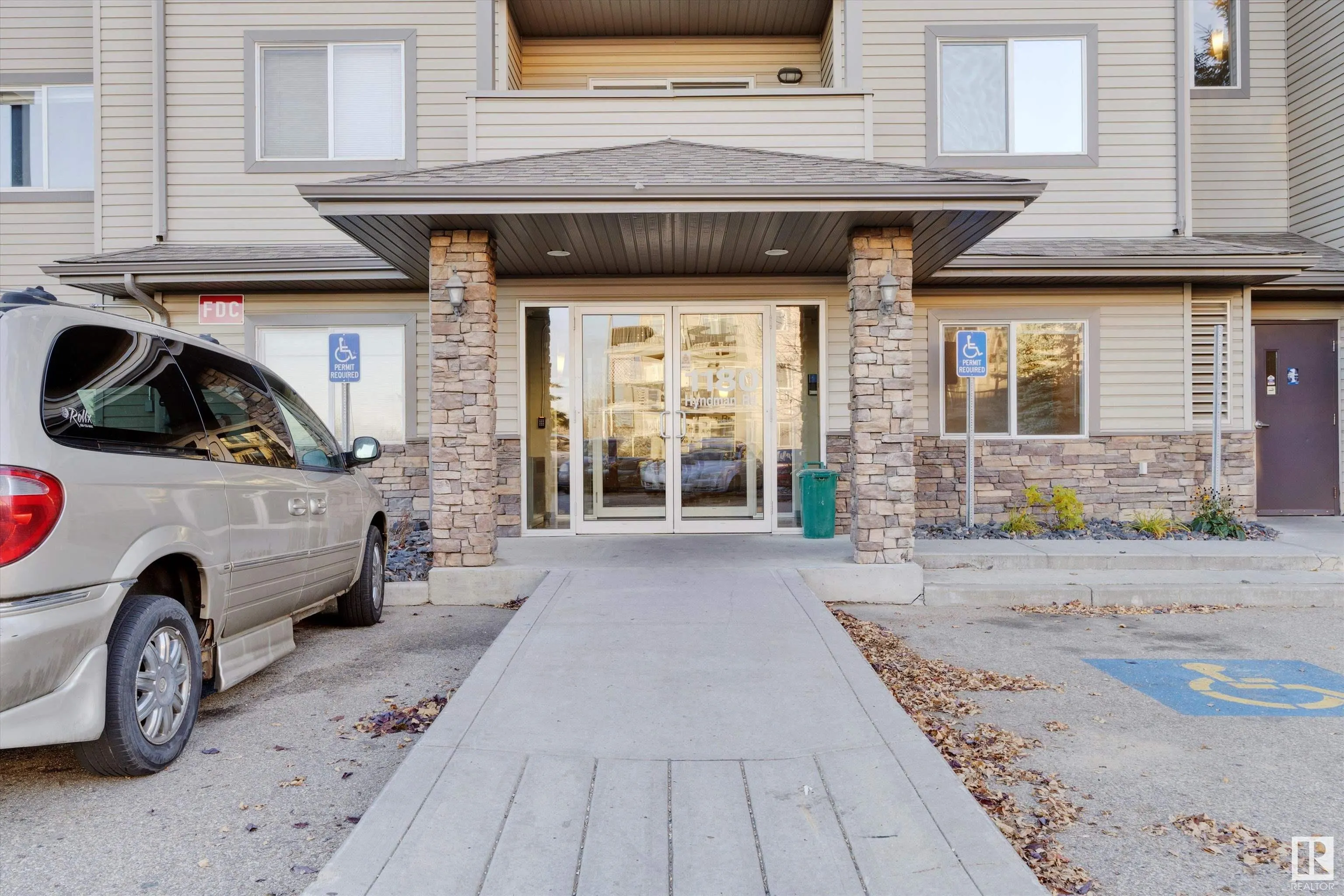 1180 HYNDMAN Road