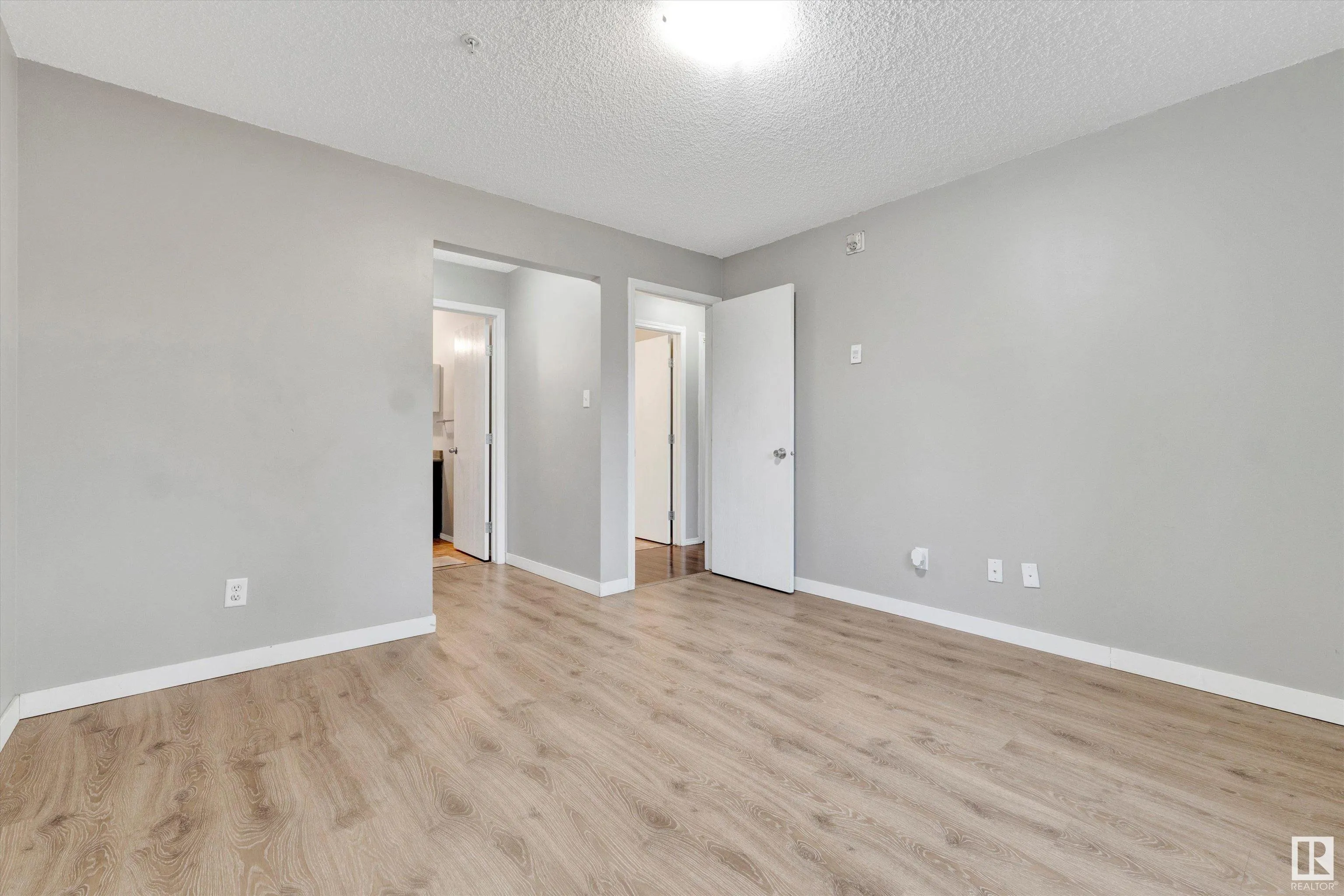 1180 HYNDMAN Road