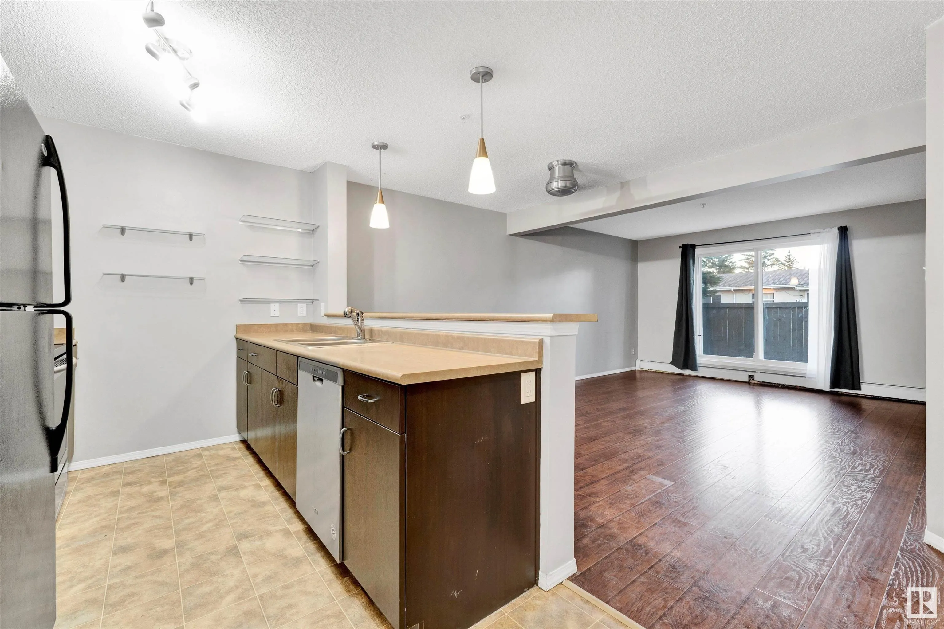 1180 HYNDMAN Road