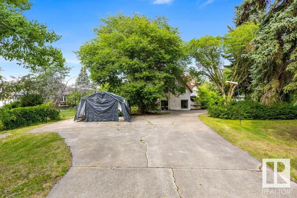 25 SUNNYSIDE Crescent