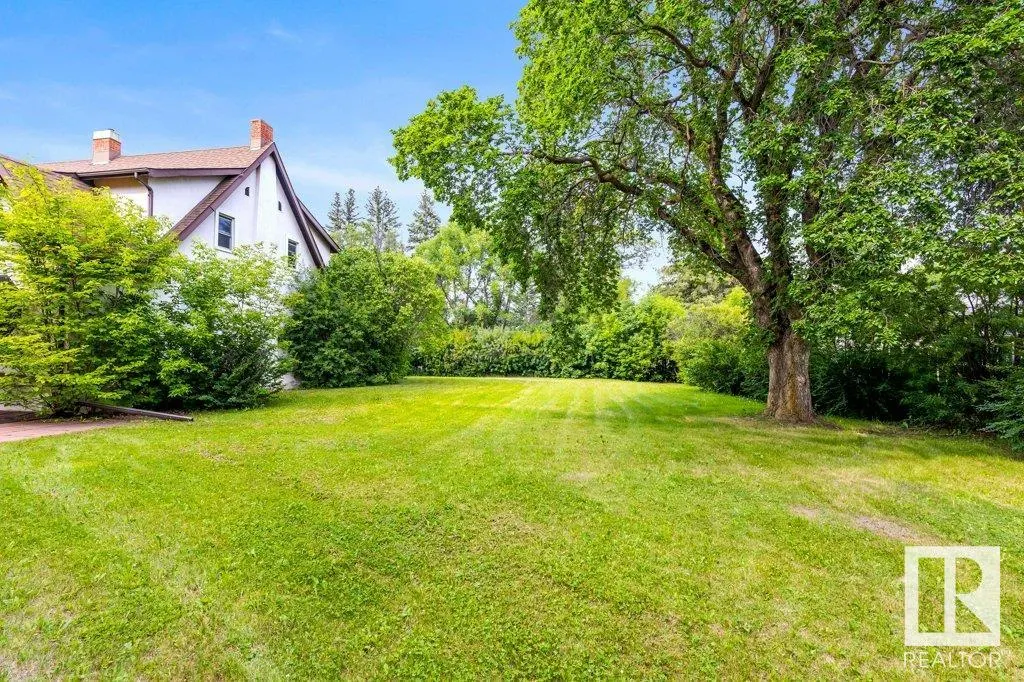 25 SUNNYSIDE Crescent
