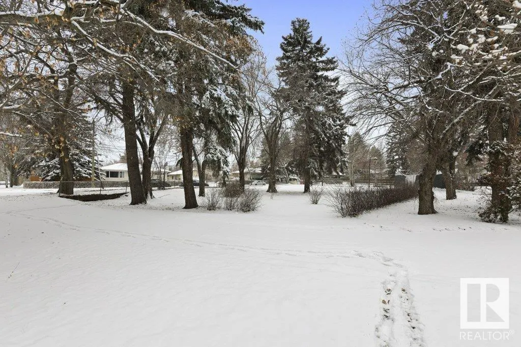 25 SUNNYSIDE Crescent