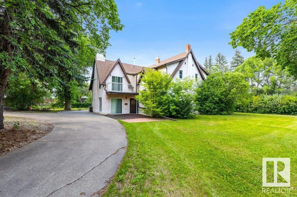 25 SUNNYSIDE Crescent