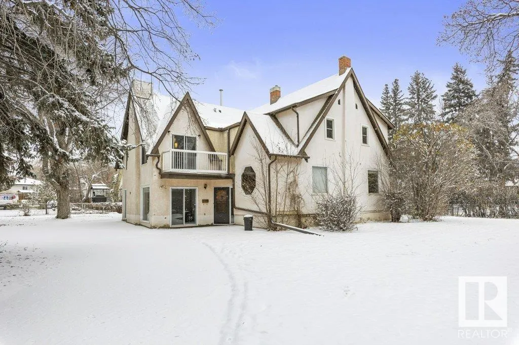 25 SUNNYSIDE Crescent