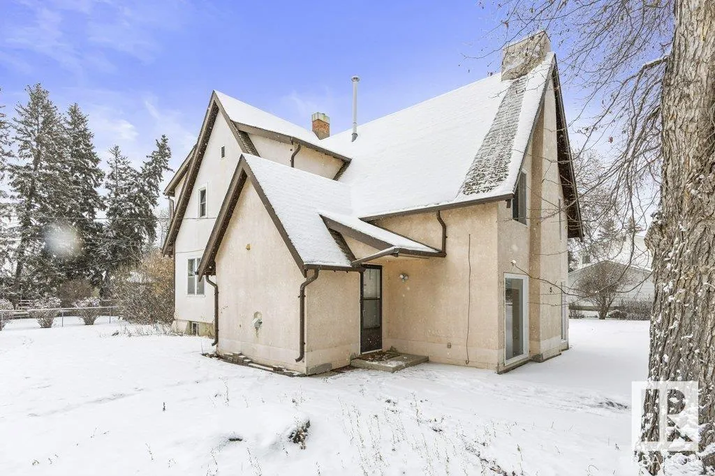 25 SUNNYSIDE Crescent