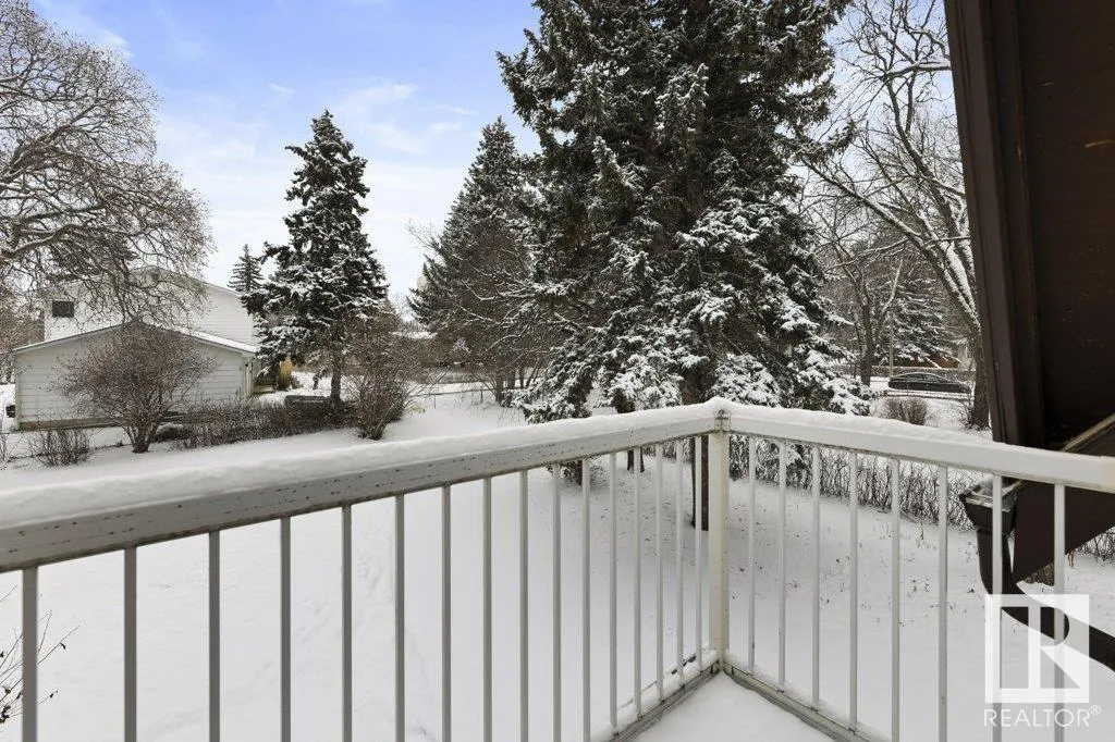25 SUNNYSIDE Crescent