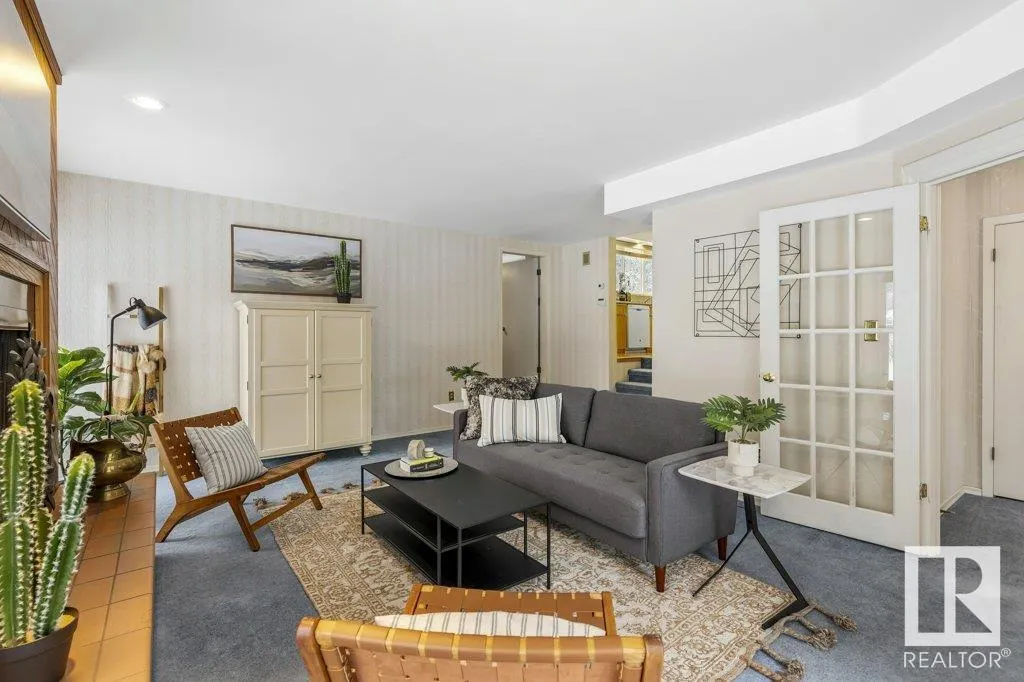 25 SUNNYSIDE Crescent