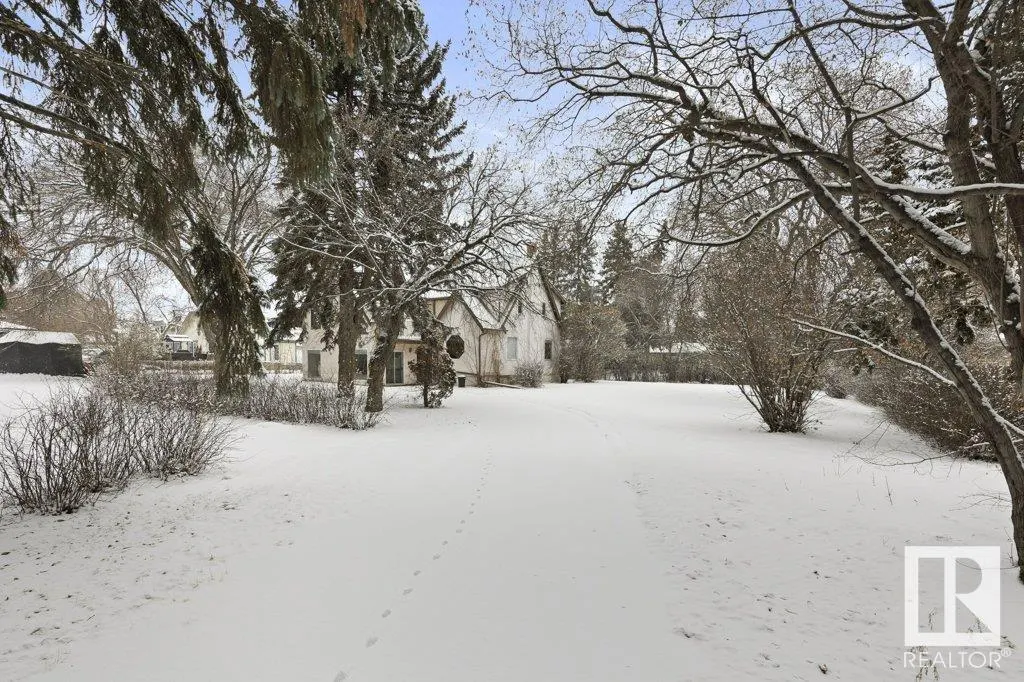 25 SUNNYSIDE Crescent