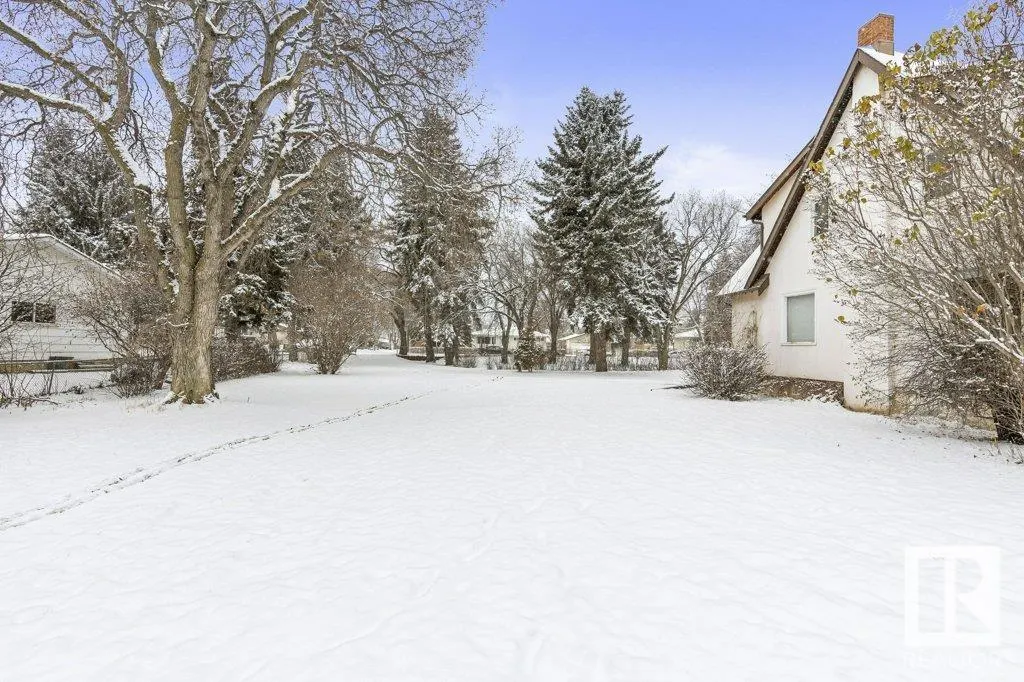 25 SUNNYSIDE Crescent