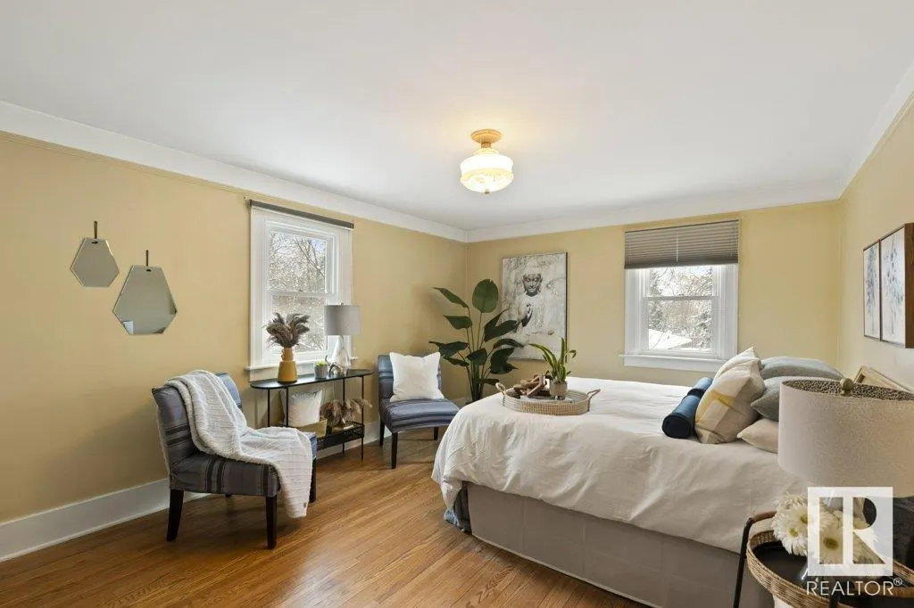 25 SUNNYSIDE Crescent