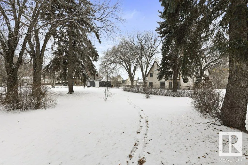 25 SUNNYSIDE Crescent