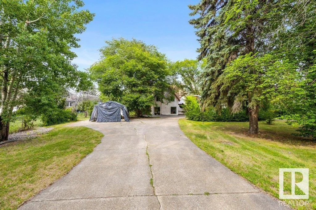 25 SUNNYSIDE Crescent