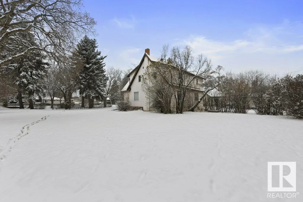 25 SUNNYSIDE Crescent