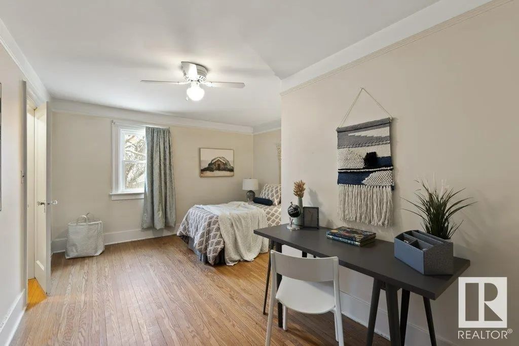 25 SUNNYSIDE Crescent