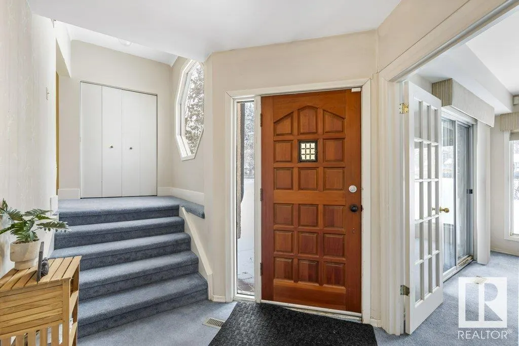 25 SUNNYSIDE Crescent