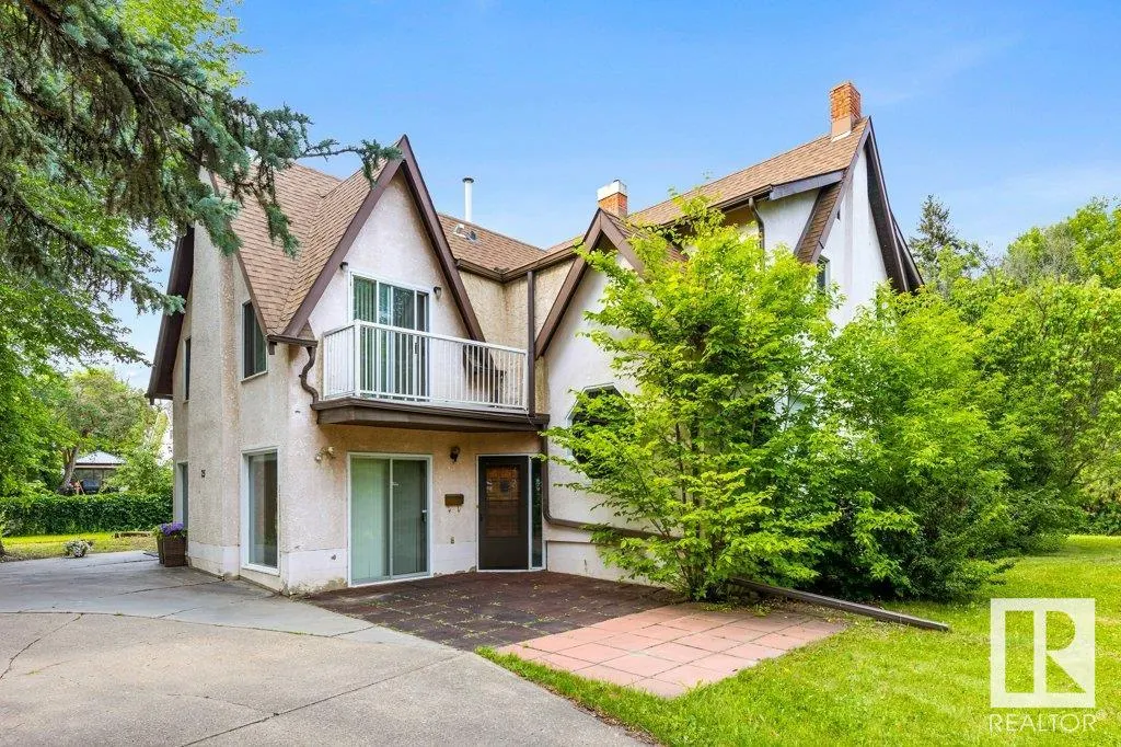 25 SUNNYSIDE Crescent