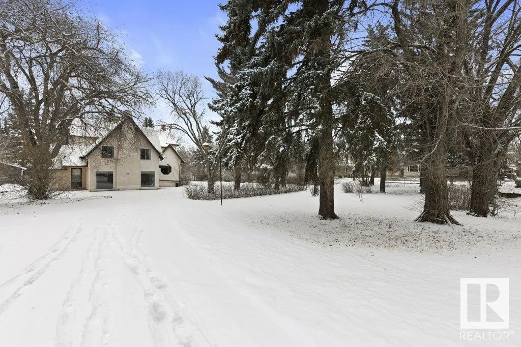 25 SUNNYSIDE Crescent
