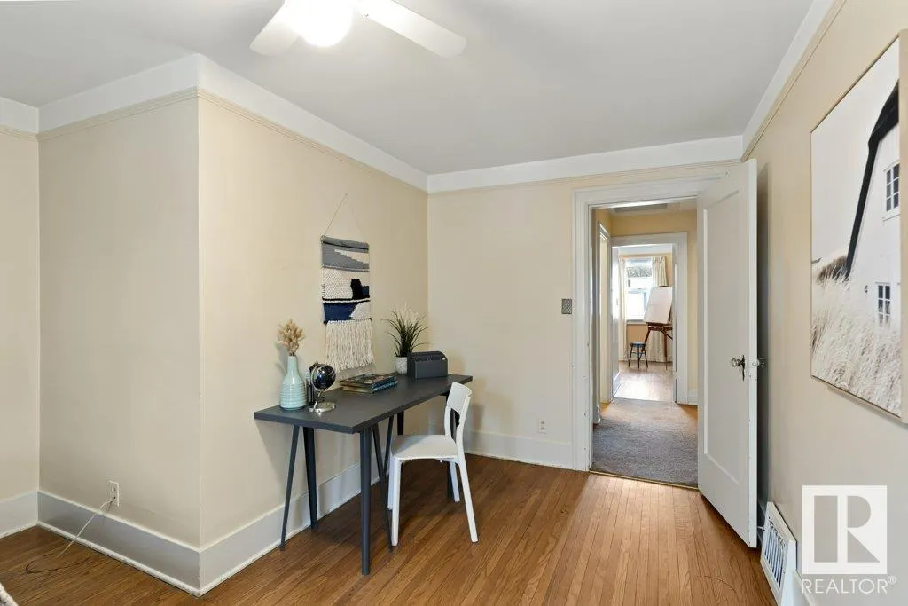 25 SUNNYSIDE Crescent