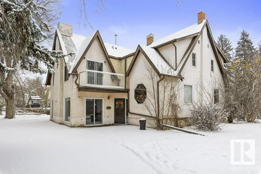 25 SUNNYSIDE Crescent