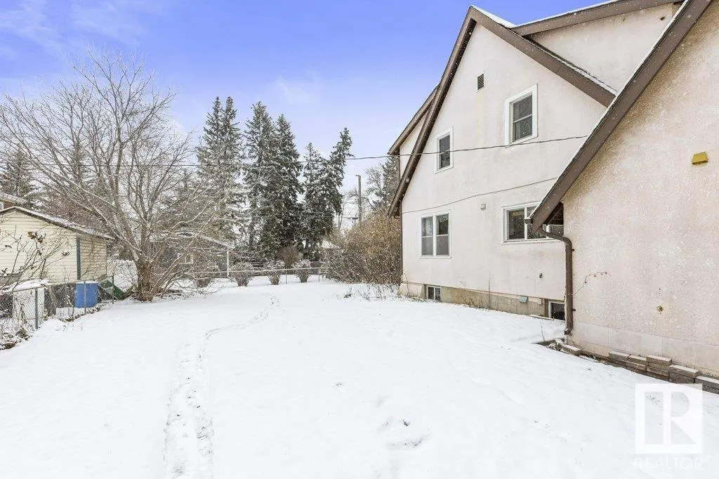 25 SUNNYSIDE Crescent