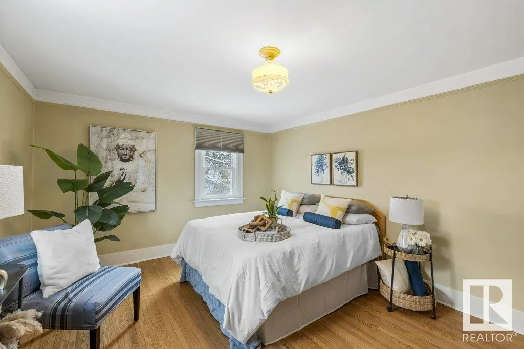 25 SUNNYSIDE Crescent