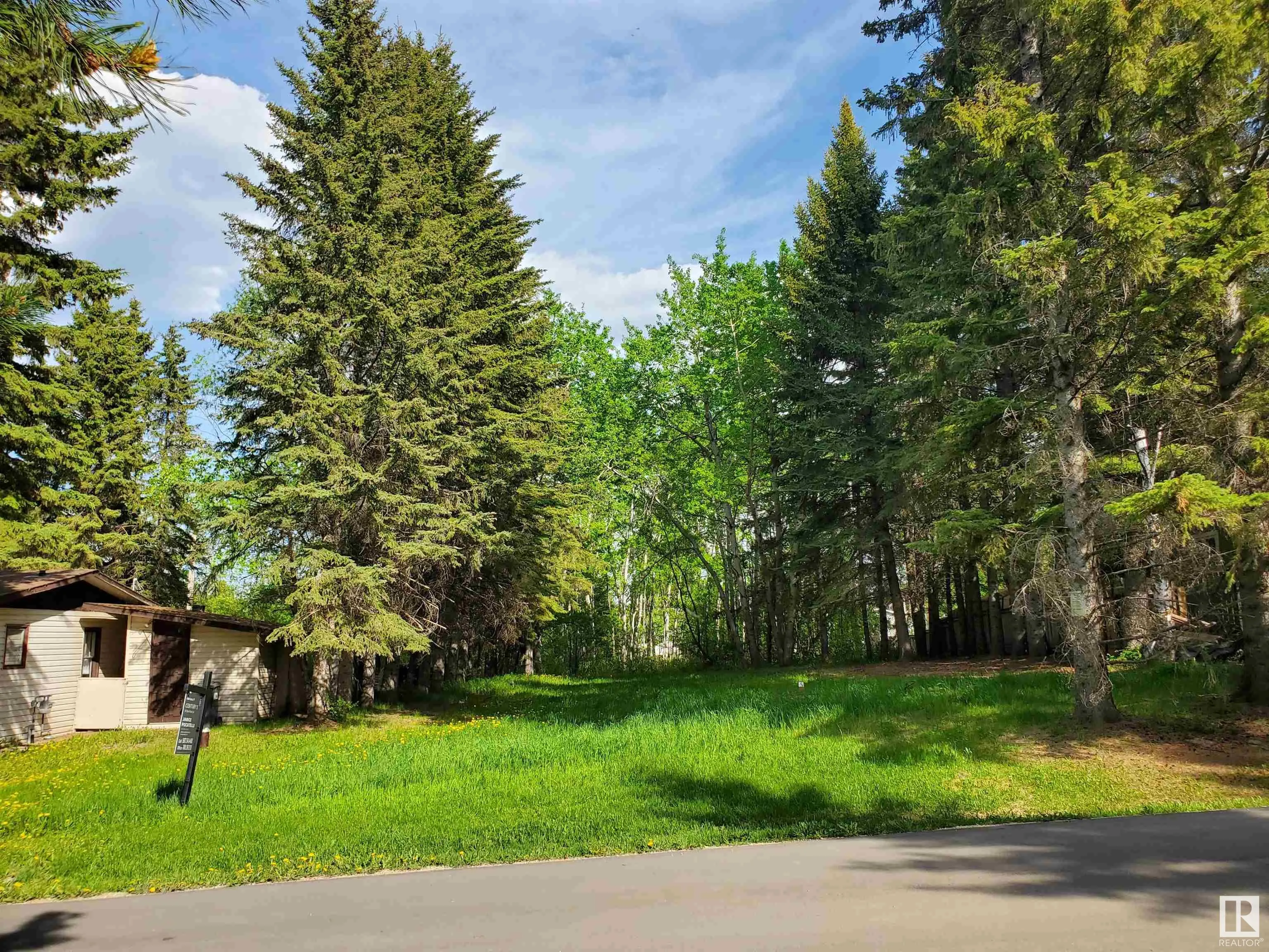 516 5 Norris Beach Pigeon Lake Street