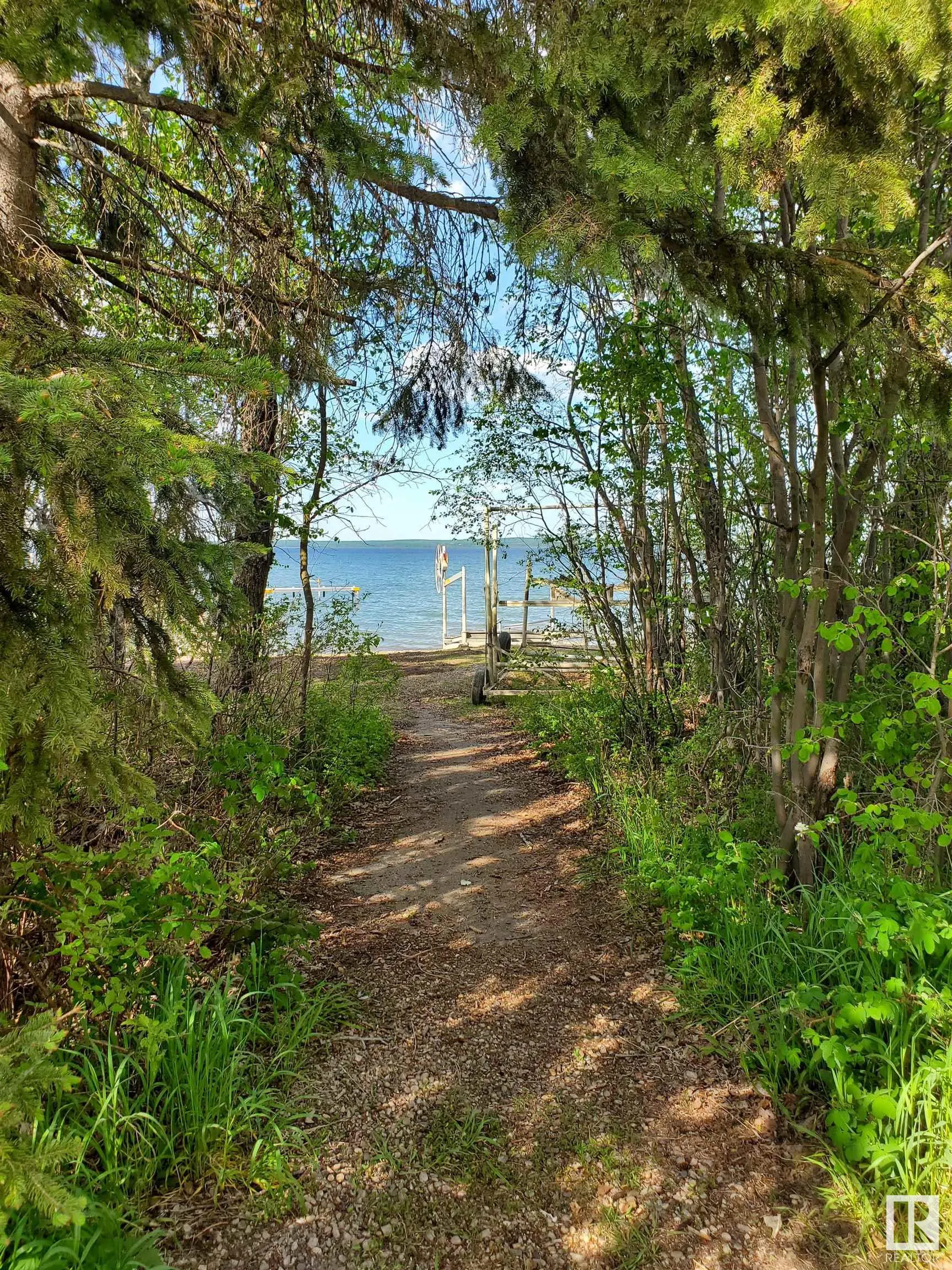 516 5 Norris Beach Pigeon Lake Street