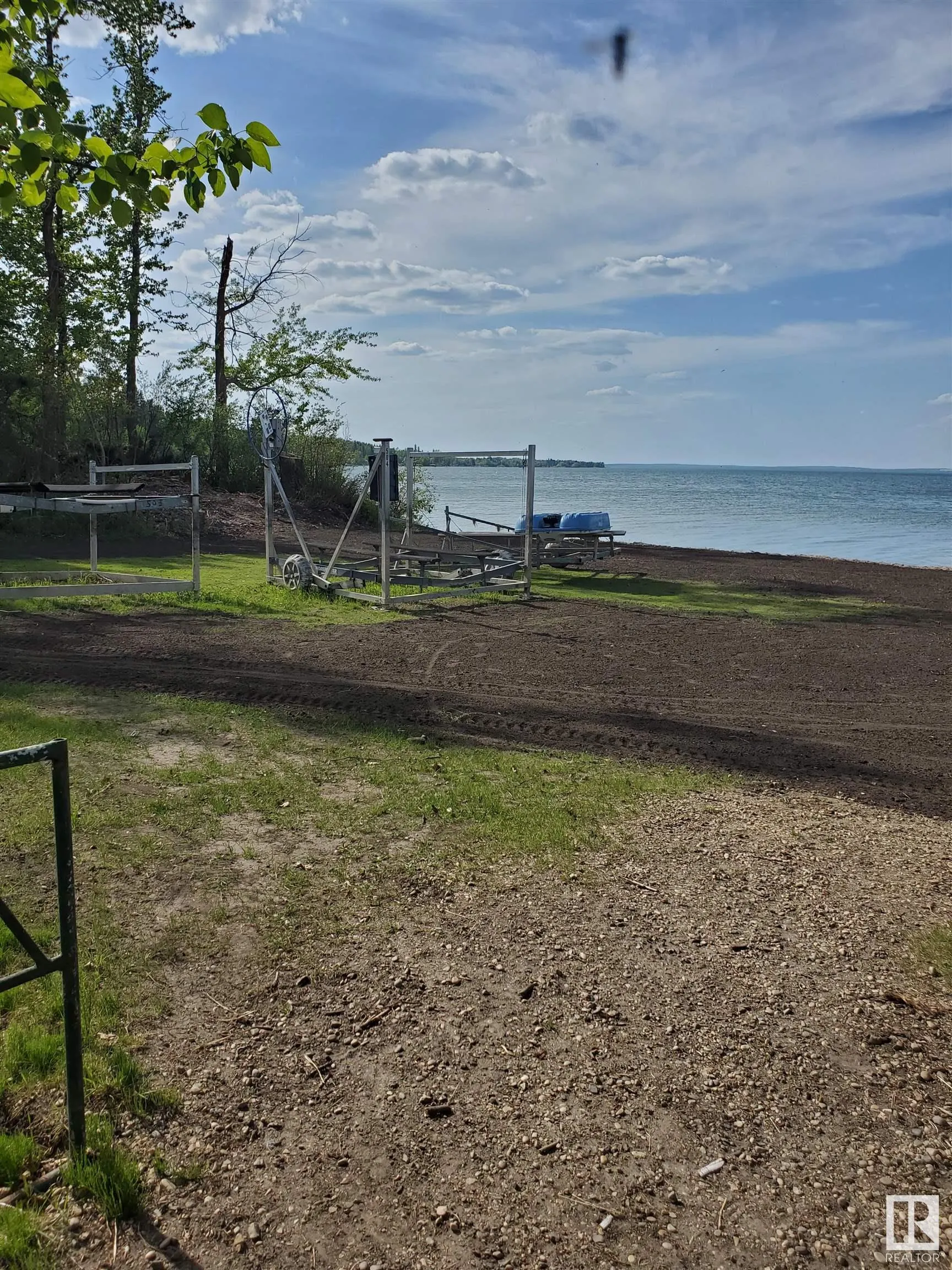 516 5 Norris Beach Pigeon Lake Street