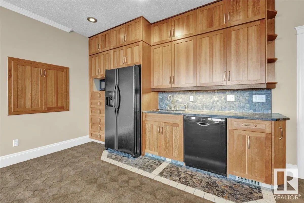 27 KINGDOM Place