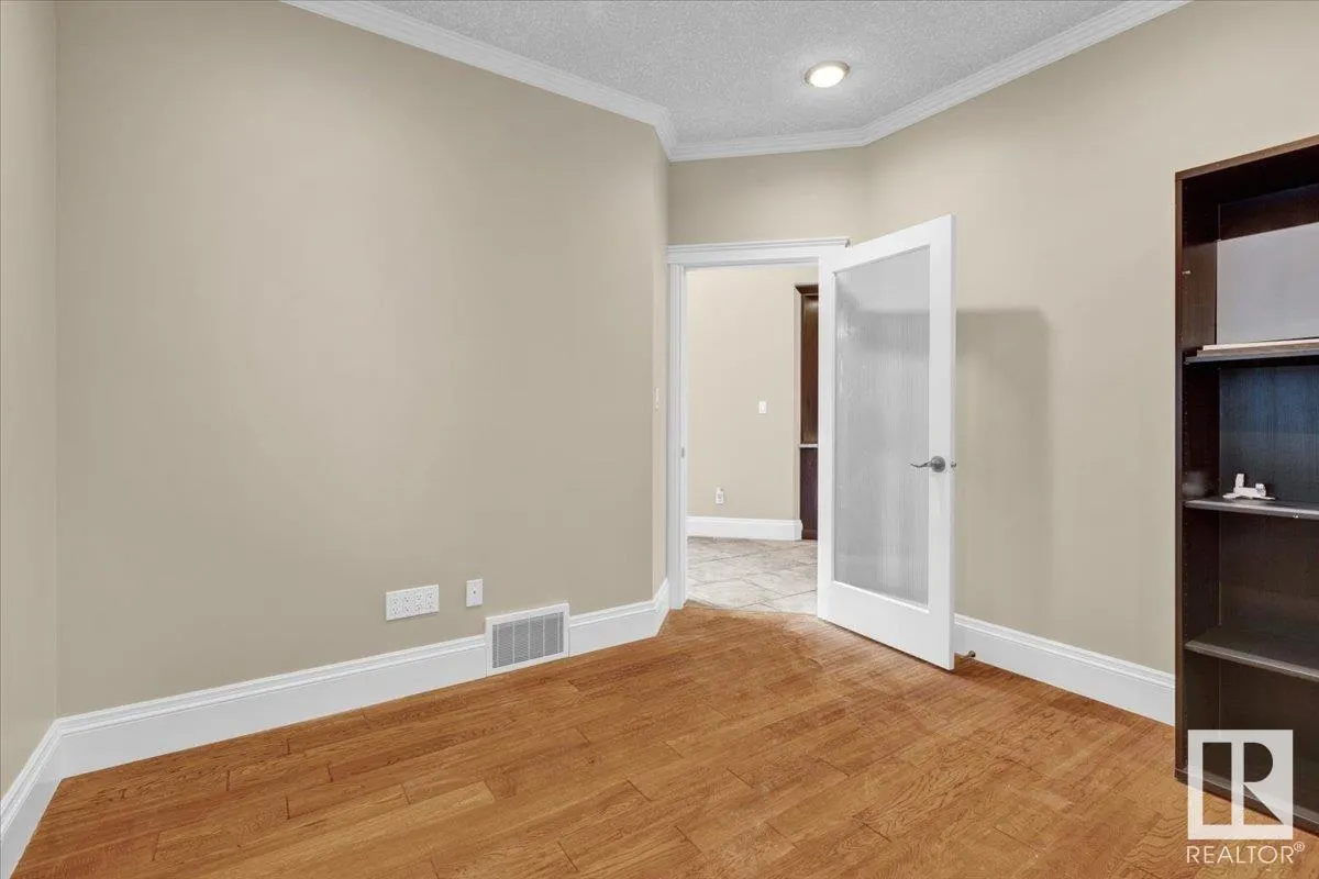 27 KINGDOM Place