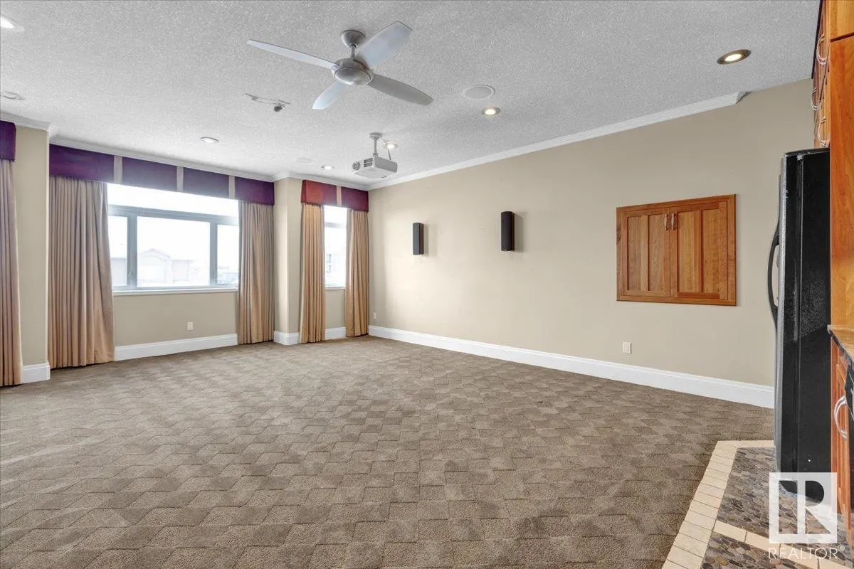 27 KINGDOM Place