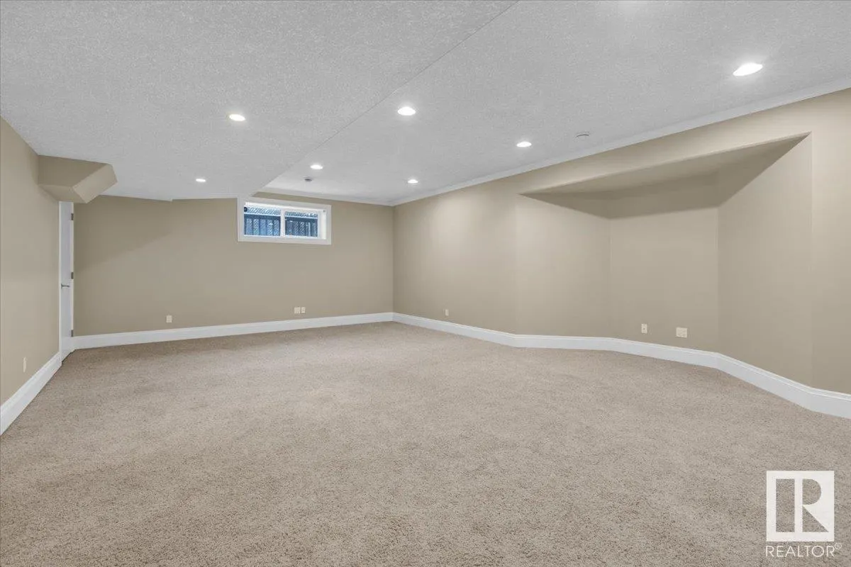 27 KINGDOM Place